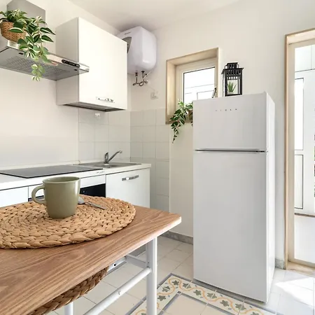Apartment House Carola